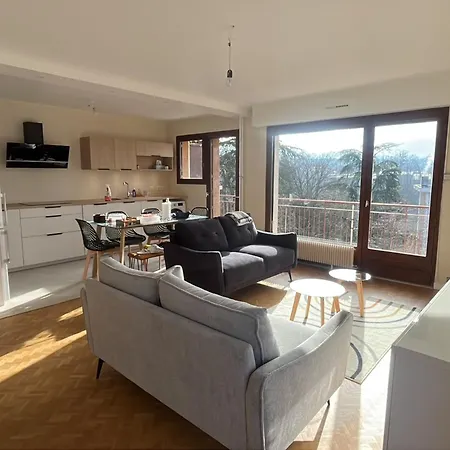 Bright With Balcony In Apartment Annecy